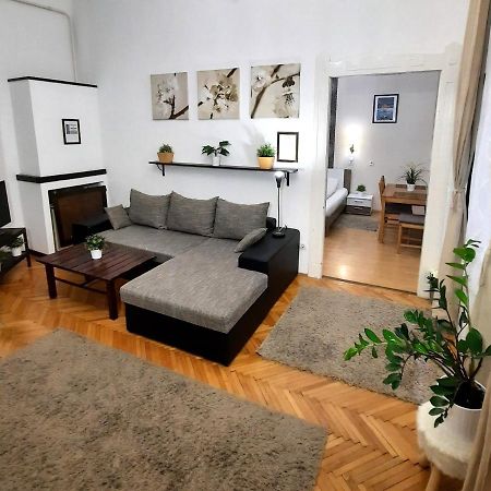 Central Gold Apartment Budapest Bagian luar foto