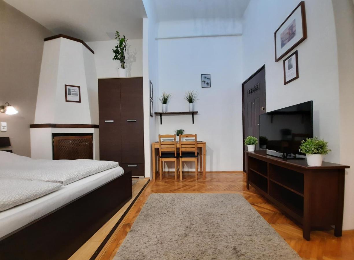 Central Gold Apartment Budapest Bagian luar foto