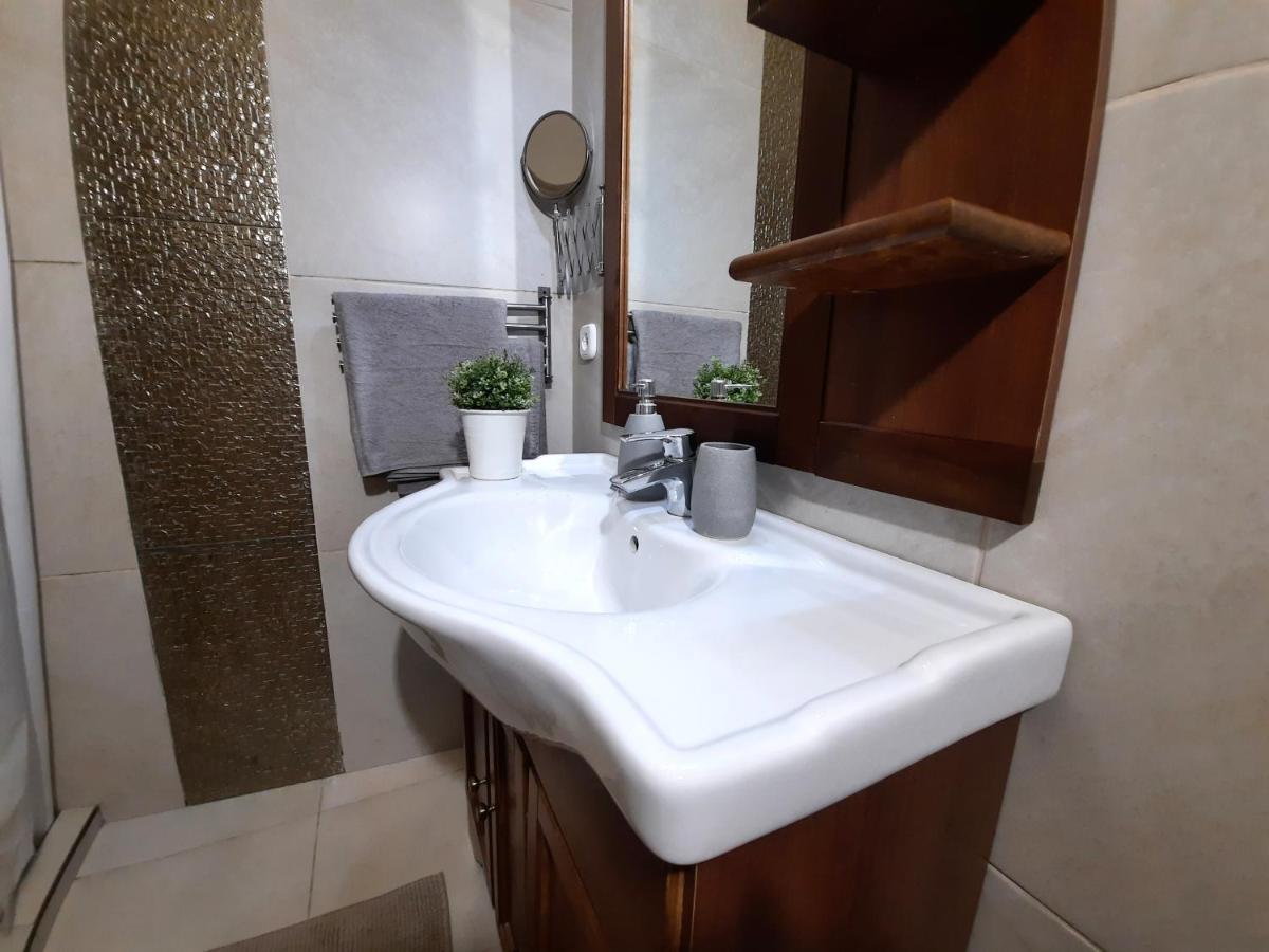 Central Gold Apartment Budapest Bagian luar foto