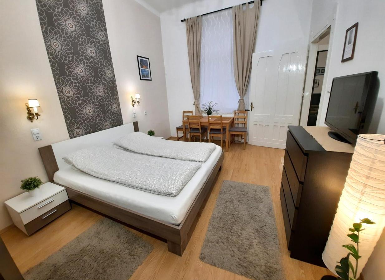 Central Gold Apartment Budapest Bagian luar foto